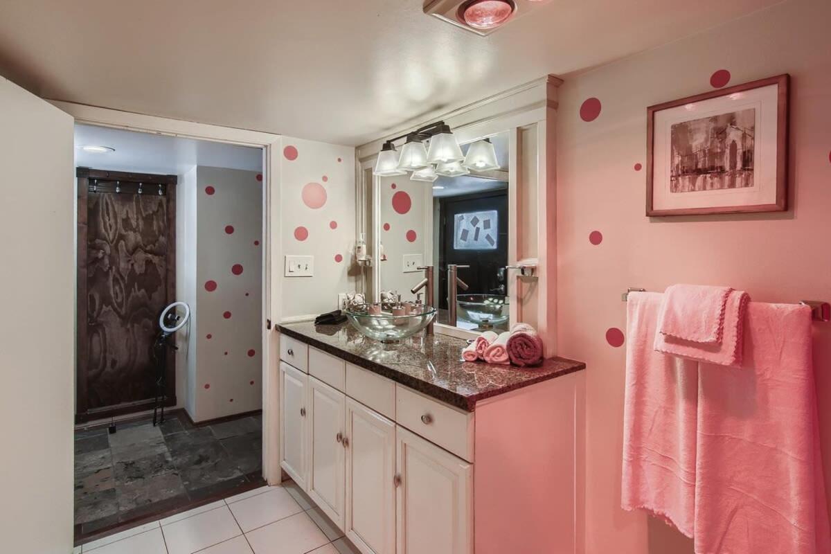 Barbie'S Dream Apt In The City Sacramento Extérieur photo