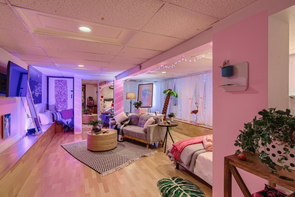 Barbie'S Dream Apt In The City Sacramento Extérieur photo