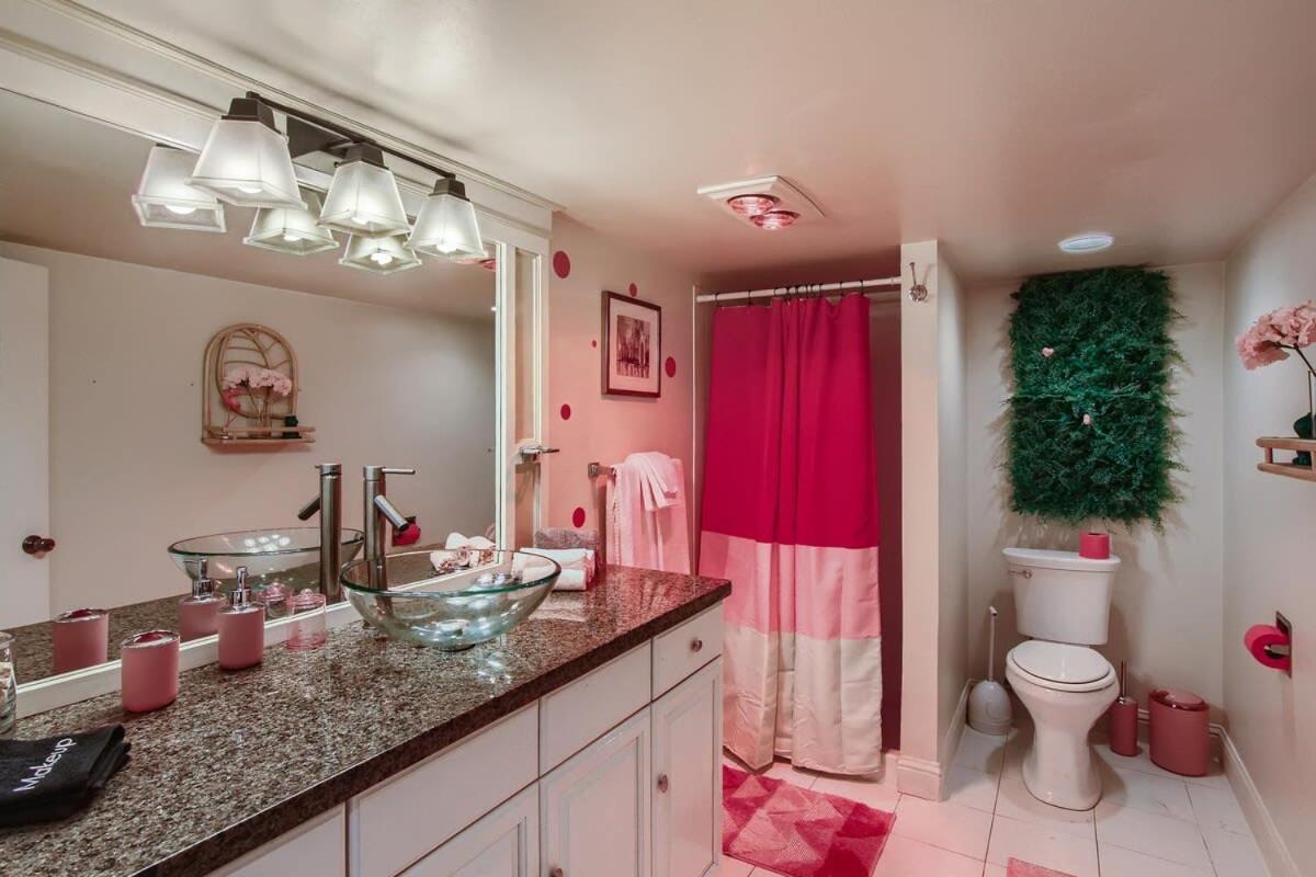 Barbie'S Dream Apt In The City Sacramento Extérieur photo